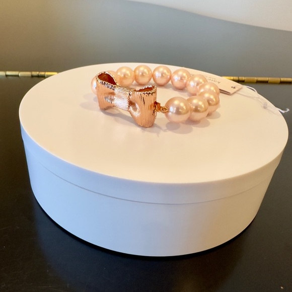 NWT Luxury authentic Minimalist Kate Spade chunky pearl bow statement bracelet - Picture 14 of 17